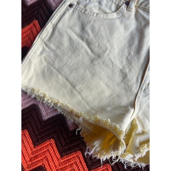 Wrangler x Billabong Butter Yellow Denim Cutoff Mini Shorts sz 29 - Picture 4 of 8
